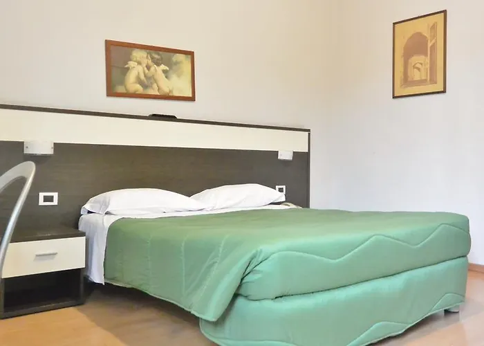 Hotel Arno *