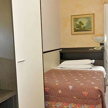 Hotel Arno Milan