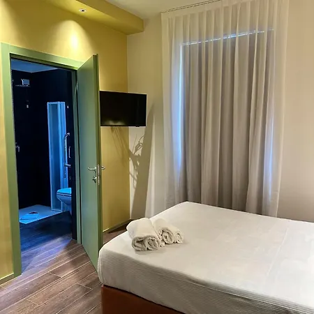 Arno Hotel