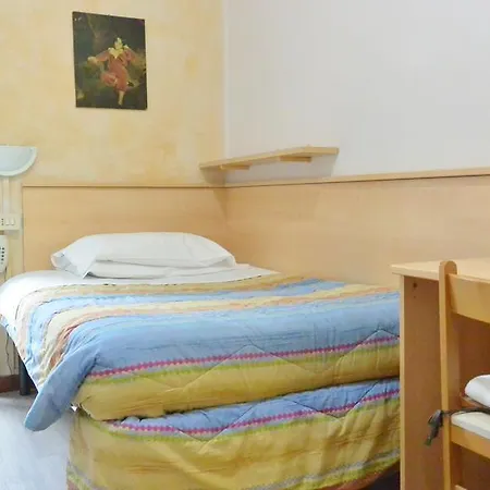 Hotel Arno *