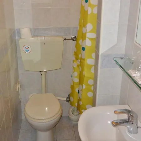 Hotel Arno *